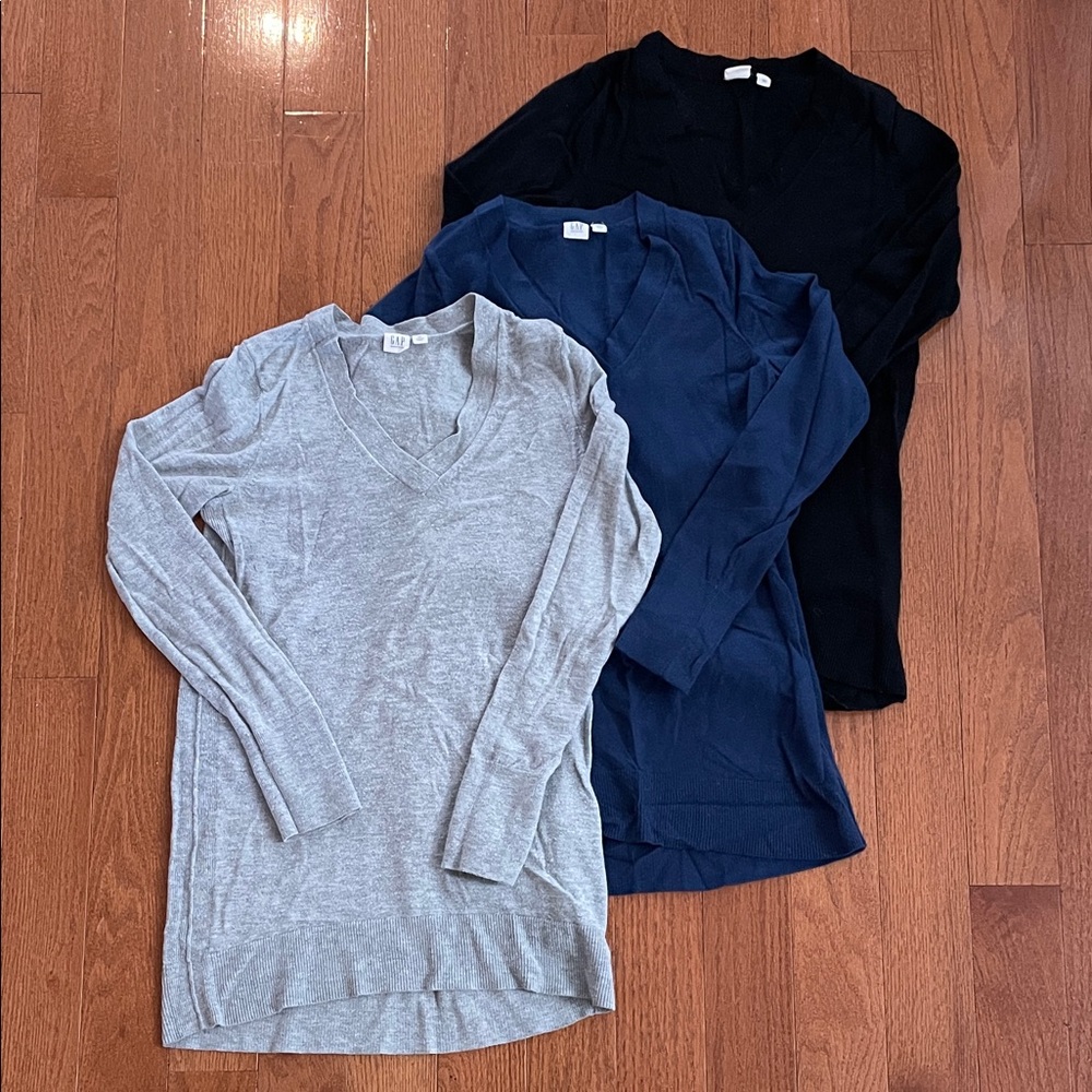 Gap Maternity V-Neck Sweater Bundle - Black, Blue, Gray